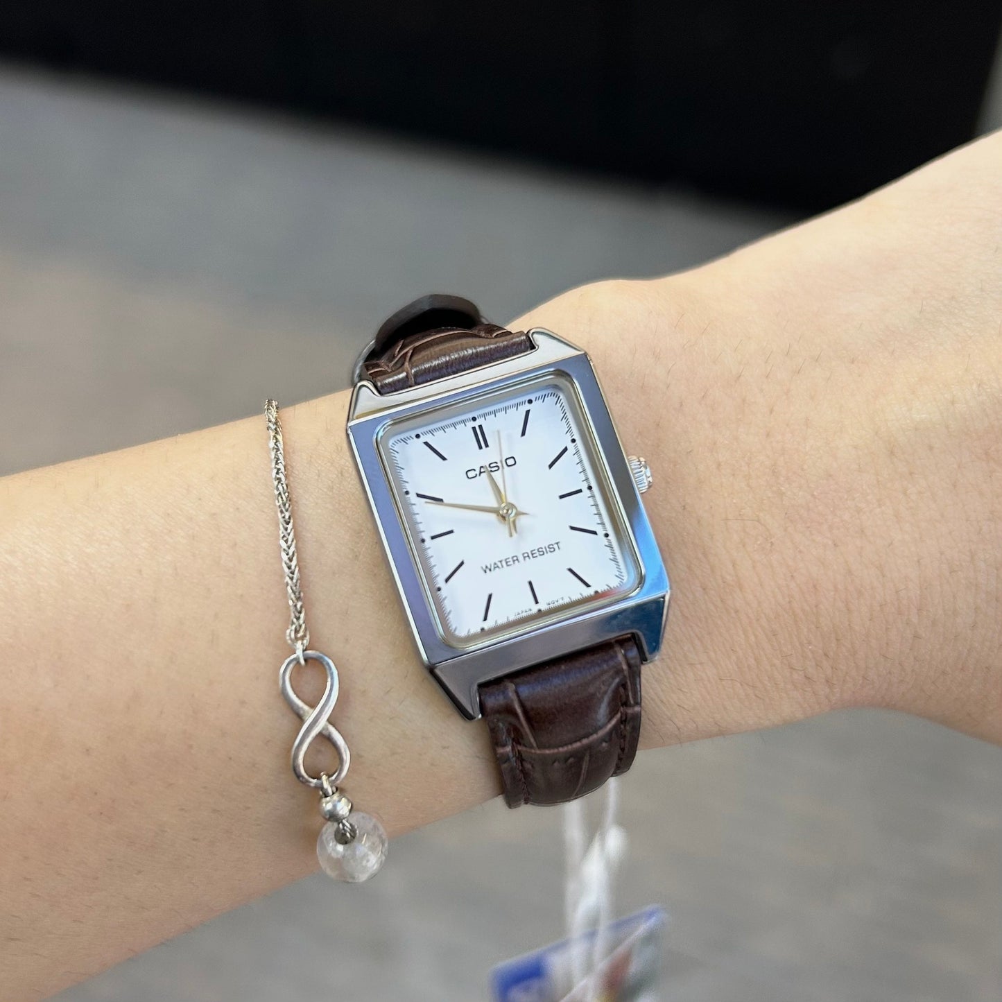 Reloj Casio Correa de Cuero Mujer - LTP-V007L-7