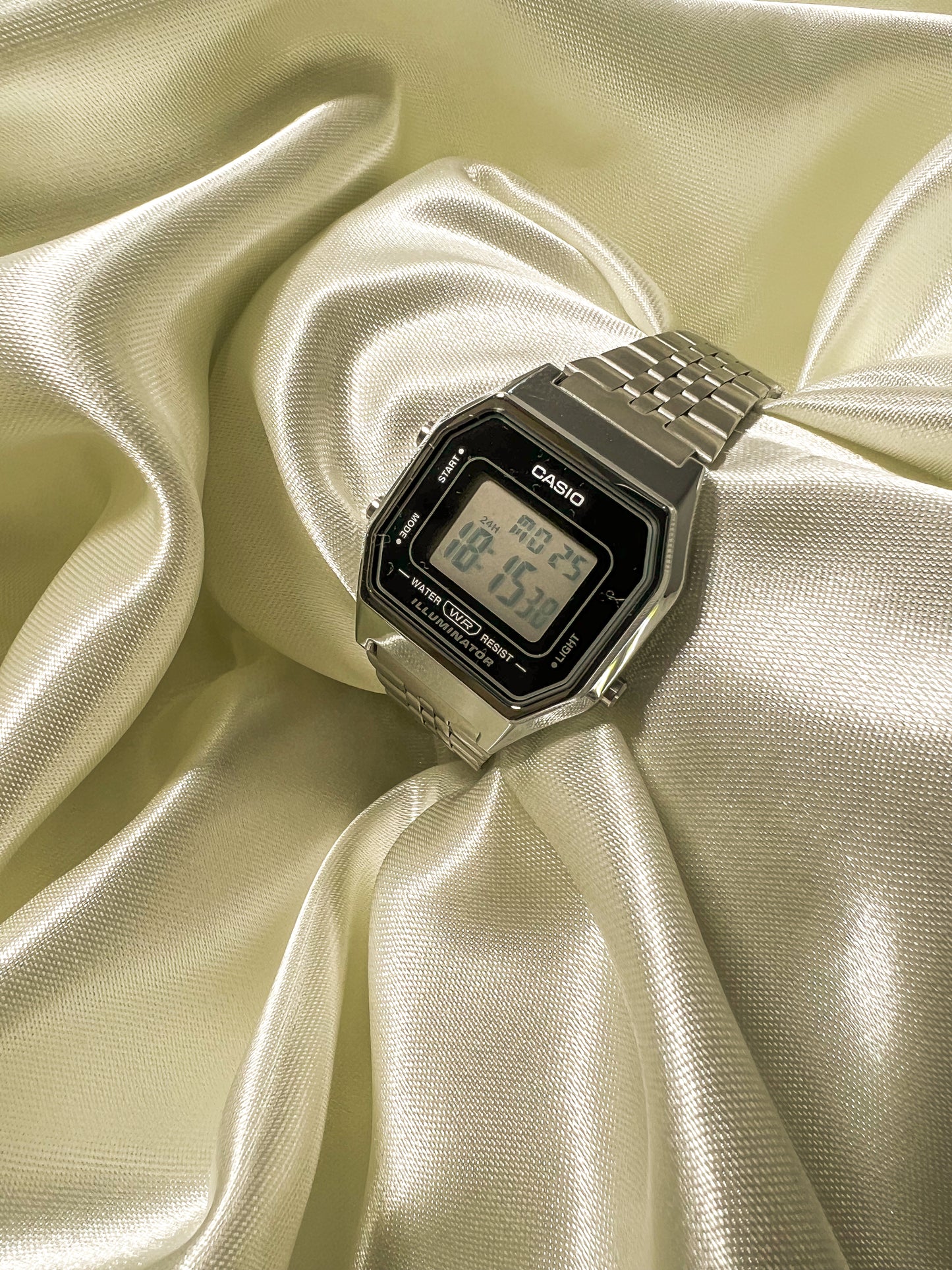 Reloj Casio Digital Plata Mujer - LA680WA-1B